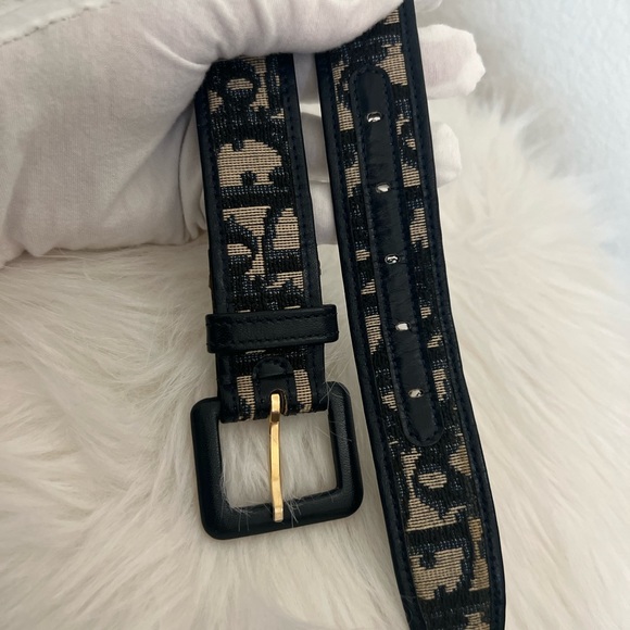 🎉PRICE DROP!!🎉 Authentic Christian Dior vintage belt - Picture 6 of 13